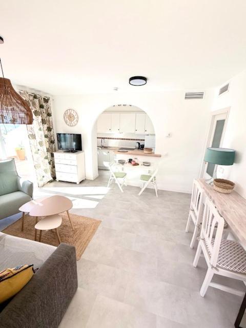 Bungalow Silver 2D